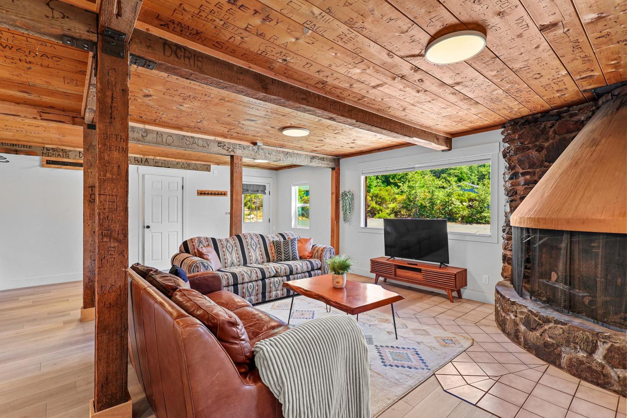 Basecamp Lodge Mount Shasta Quarto foto